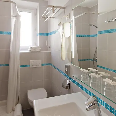 Le Etoile Hotell